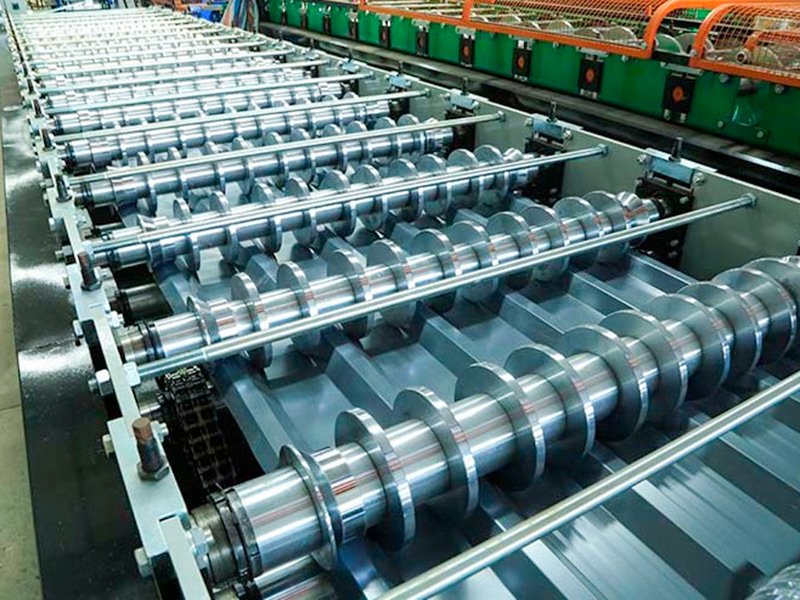 آلة تشكيل صفائح التسقيف عالية السرعة