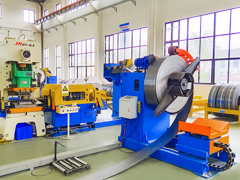 أجهزة فك اللفائف الهيدروليكية ذات الملفات الفولاذية 