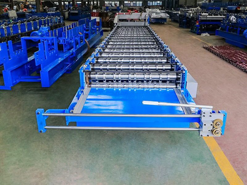 YX25-162-810 آلة تشكيل البلاط المزجج ذات القدرة القوية على التكيف