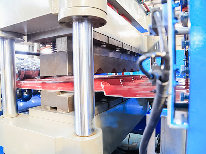 YX25-162-810 آلة تشكيل البلاط المزجج ذات القدرة القوية على التكيف