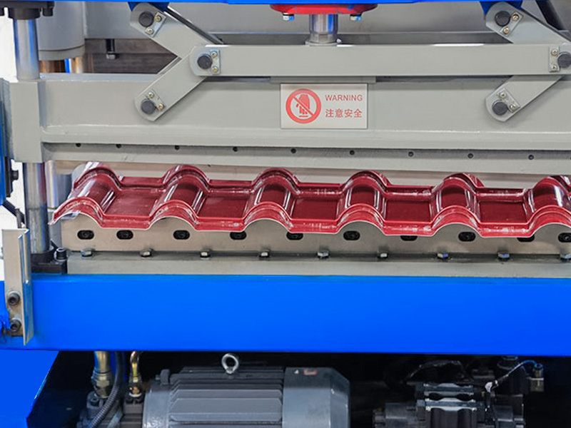 YX25-162-810 آلة تشكيل البلاط المزجج ذات القدرة القوية على التكيف